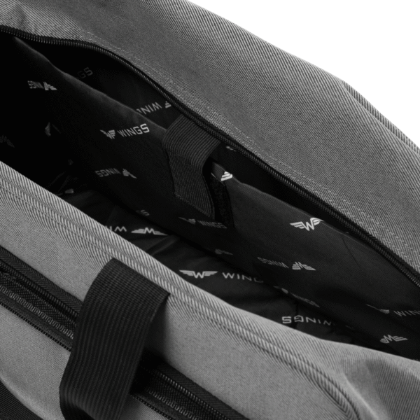 Must käsipagasi kott